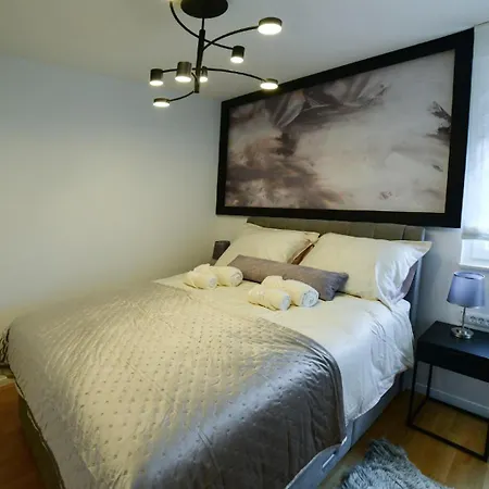 Apartment Black *