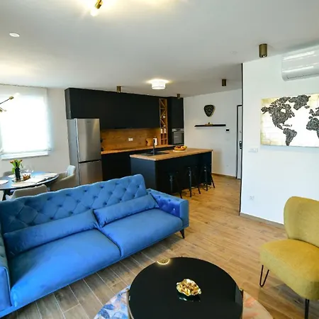 Apartment Black Sinj